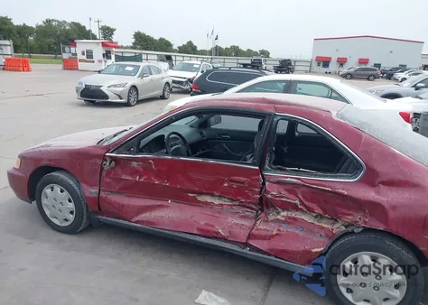 1996 Honda Accord Lx z USA, uszkodzony, nr VIN 1HGCD7133TA015062